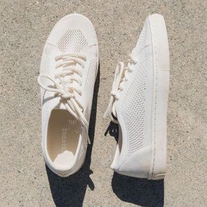 Soludos White ashore sneaker!